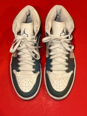 Air Jordan 1 UNC Patent Leather 2003 Authentic 136085-140 Size 10.5 US FLAW